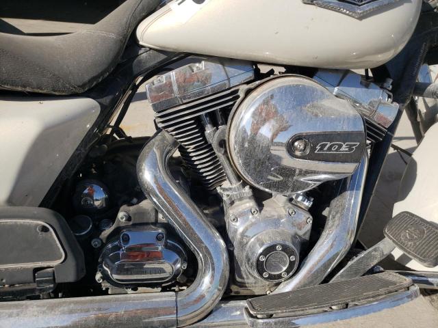 1HD1FBM16FB671296 - 2015 HARLEY-DAVIDSON FLHR ROAD WHITE photo 5