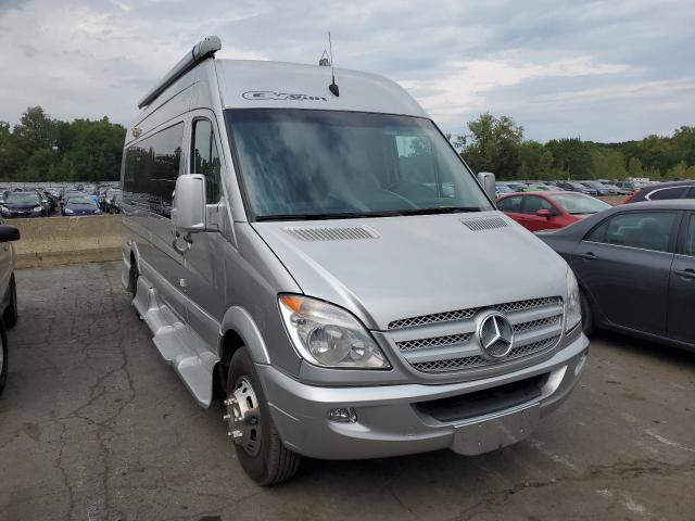 WD3PF4CC9B5591102 - 2011 MERCEDES-BENZ SPRINTER 3 SILVER photo 1