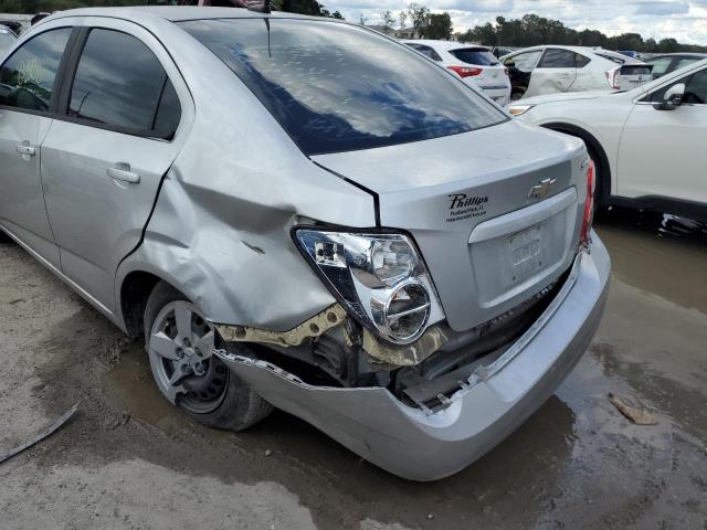 1G1JB5SHXD4166208 - 2013 CHEVROLET SONIC LS SILVER photo 9