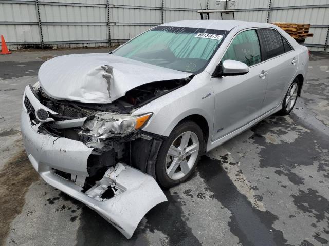 4T1BD1FK8EU122158 - 2014 TOYOTA CAMRY HYBR SILVER photo 2