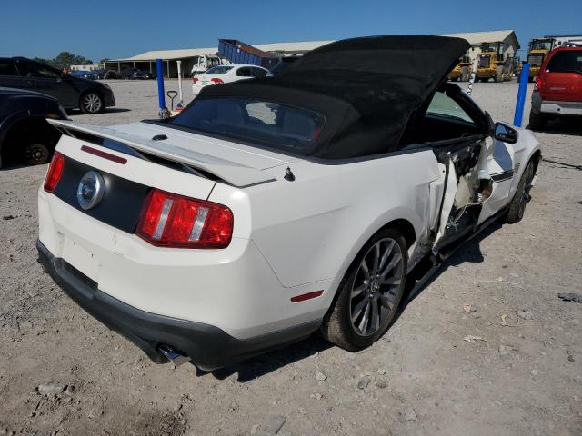 1ZVBP8FF7B5107175 - 2011 FORD MUSTANG GT WHITE photo 4