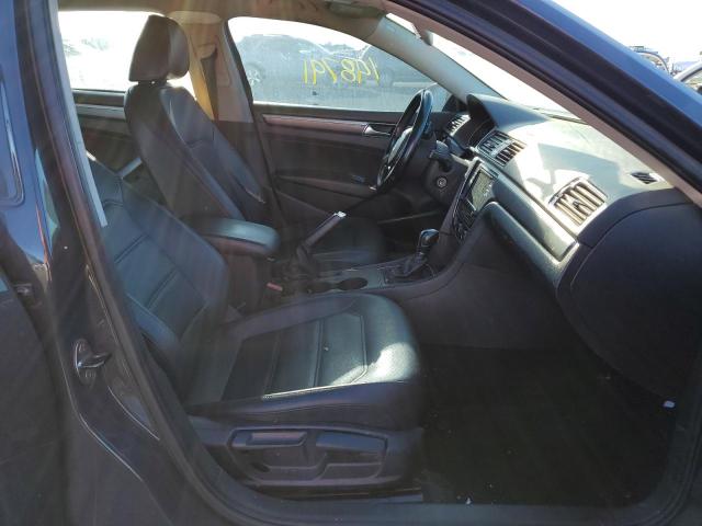 1VWDT7A31HC016810 - 2017 VOLKSWAGEN PASSAT R-L BLACK photo 5
