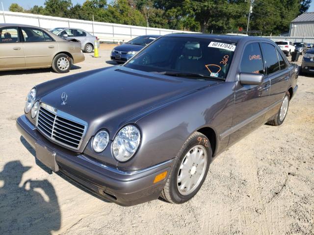 WDBJF55F4TJ023226 - 1996 MERCEDES-BENZ E320 GRAY photo 2