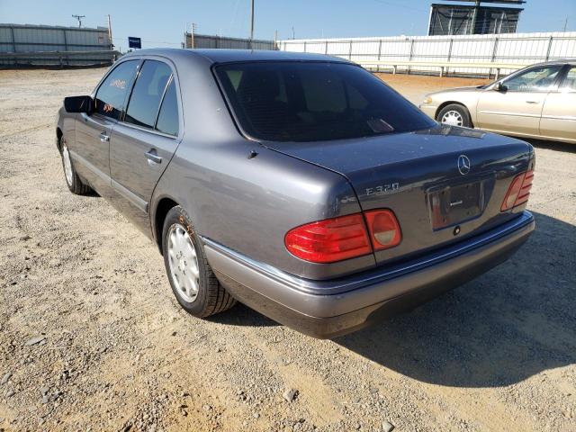 WDBJF55F4TJ023226 - 1996 MERCEDES-BENZ E320 GRAY photo 3