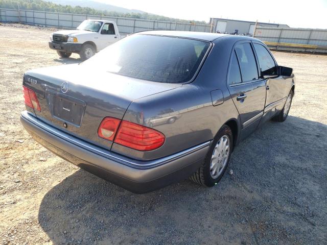 WDBJF55F4TJ023226 - 1996 MERCEDES-BENZ E320 GRAY photo 4