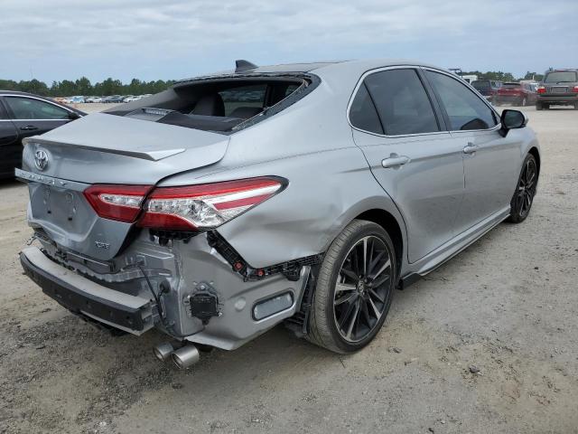 4T1KZ1AK2LU033577 - 2020 TOYOTA CAMRY TRD SILVER photo 4