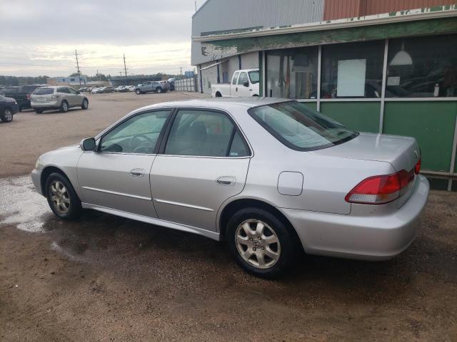 1HGCG668X2A161544 - 2002 HONDA ACCORD EX SILVER photo 3