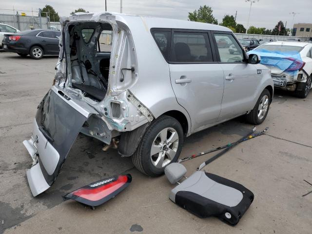 KNDJN2A25K7000796 - 2019 KIA SOUL SILVER photo 4