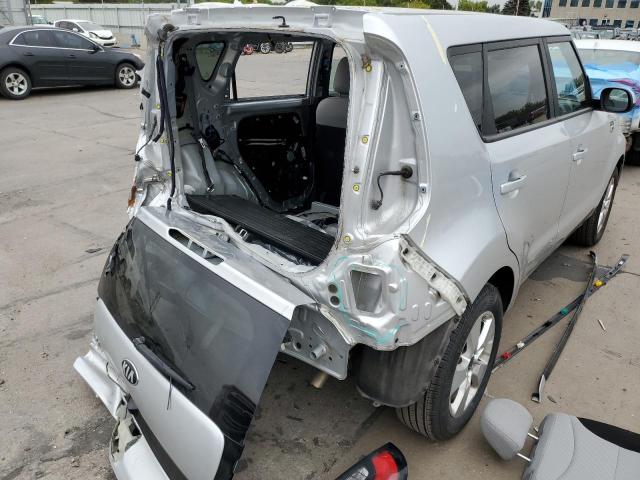 KNDJN2A25K7000796 - 2019 KIA SOUL SILVER photo 9