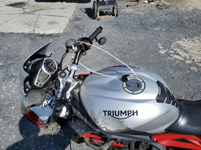 SMTL03NE1FT686884 - 2015 TRIUMPH MOTORCYCLE STREET TRI SILVER photo 5