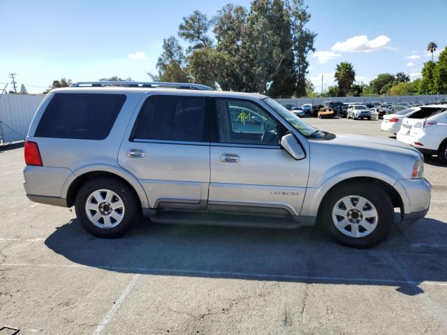 5LMFU27R74LJ26397 - 2004 LINCOLN NAVIGATOR 银色 照片 9