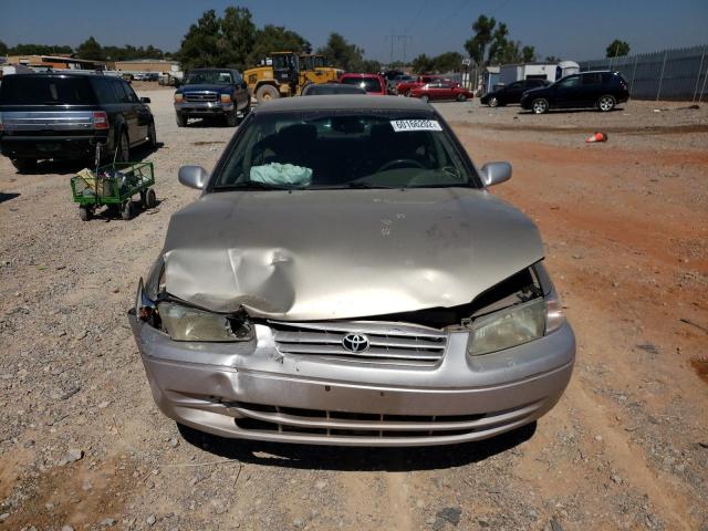 JT2BG22K0W0161903 - 1998 TOYOTA CAMRY CE TAN photo 9