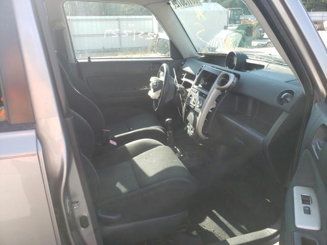 JTLKT334564098710 - 2006 TOYOTA SCION XB Grau Foto 5