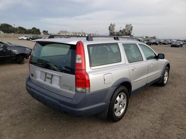 YV1SZ58D211020775 - 2001 VOLVO V70 XC SILVER photo 4