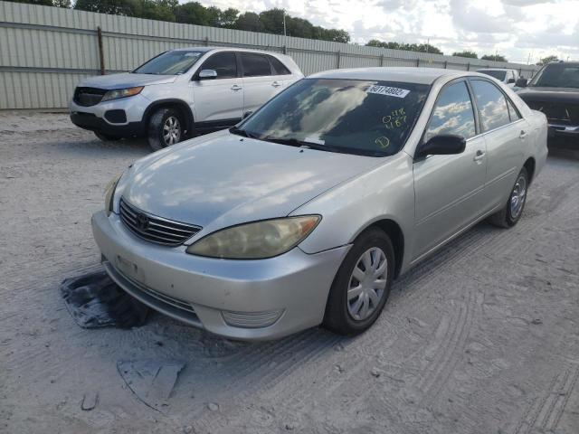 JTDBE32K463048487 - 2006 TOYOTA CAMRY LE SILVER photo 2