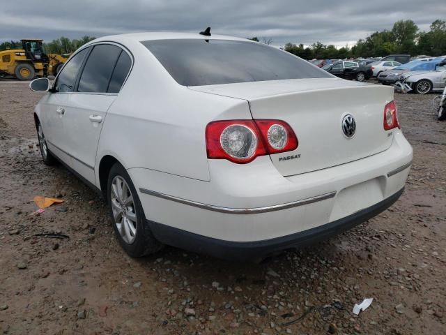 WVWJL7AN8AE060370 - 2010 VOLKSWAGEN PASSAT KOM WHITE photo 3