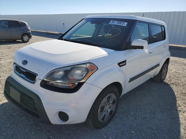 KNDJT2A53C7355287 - 2012 KIA SOUL WHITE photo 2