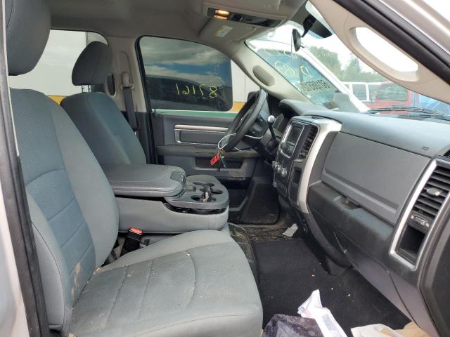 3C6UR5DL0JG398209 - 2018 RAM 2500 SLT 银色 照片 5