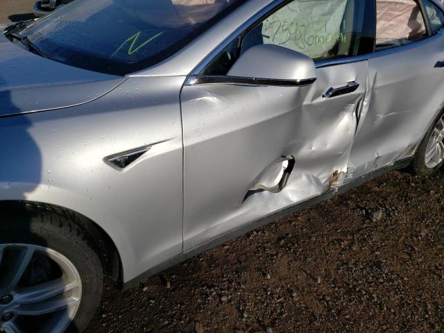 5YJSA1H10EFP61001 - 2014 TESLA MODEL S Արծաթագույն լուսանկար 9