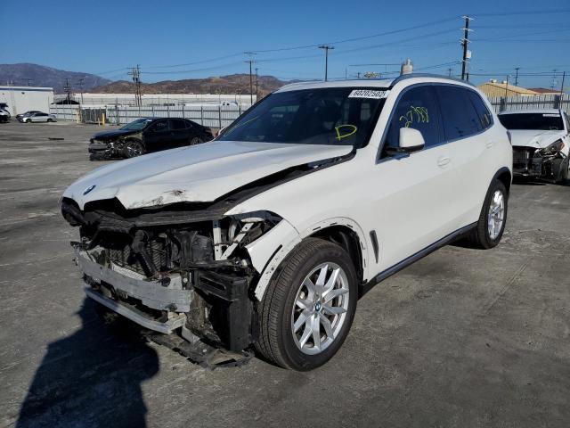 5UXCR4C04L9C25268 - 2020 BMW X5 SDRIVE WHITE photo 2