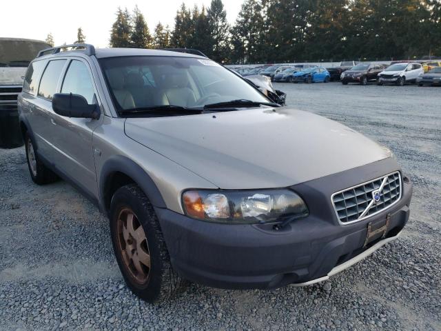 YV1SZ59H141136779 - 2004 VOLVO XC70 GOLD photo 1