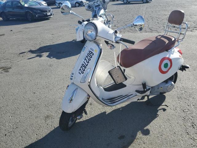 ZAPM818G6F5102155 - 2015 VESPA SPRINT 150 WHITE photo 2