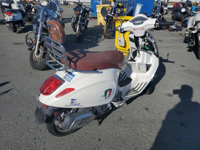 ZAPM818G6F5102155 - 2015 VESPA SPRINT 150 WHITE photo 4