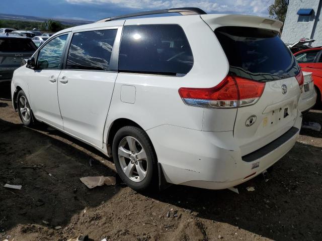 5TDKK3DC9DS343692 - 2013 TOYOTA SIENNA LE WHITE photo 3