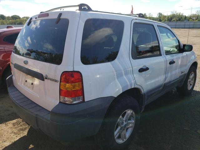 1FMYU95H65KC12161 - 2005 FORD ESCAPE WHITE photo 4