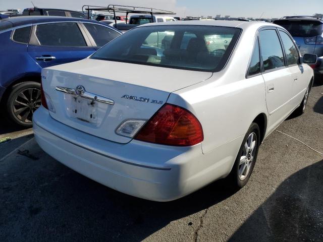 4T1BF28B52U206494 - 2002 TOYOTA AVALON WHITE photo 4