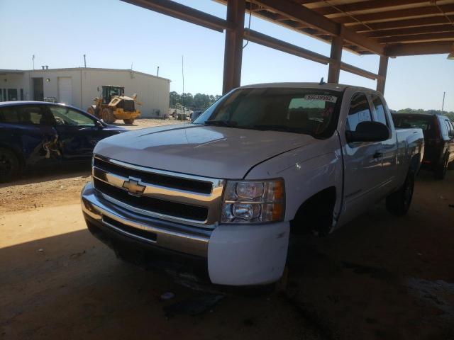 1GCRCREA7BZ242903 - 2011 CHEVROLET SILVRDO LS WHITE photo 2