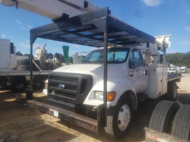 3FRXF75804V599969 - 2004 FORD F750 SUPER WHITE photo 2