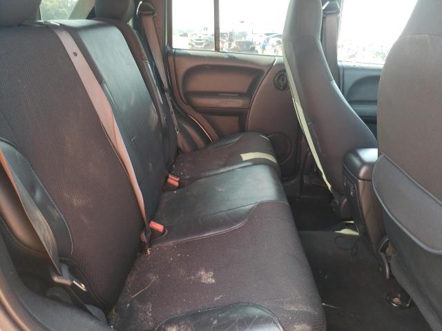 1J4GL38KX3W634568 - 2003 JEEP LIBERTY RE SILVER photo 6