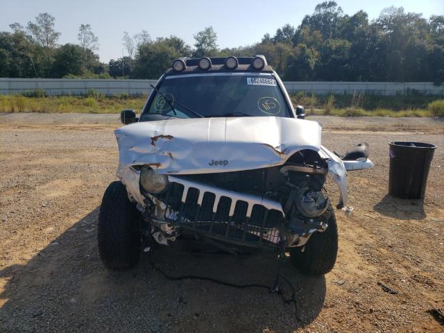 1J4GL38KX3W634568 - 2003 JEEP LIBERTY RE SILVER photo 9