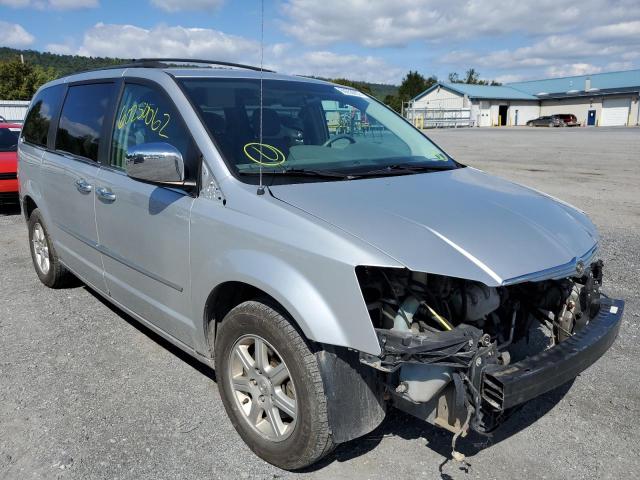 2A4RR5D10AR328758 - 2010 CHRYSLER TOWN & COU SILVER photo 1