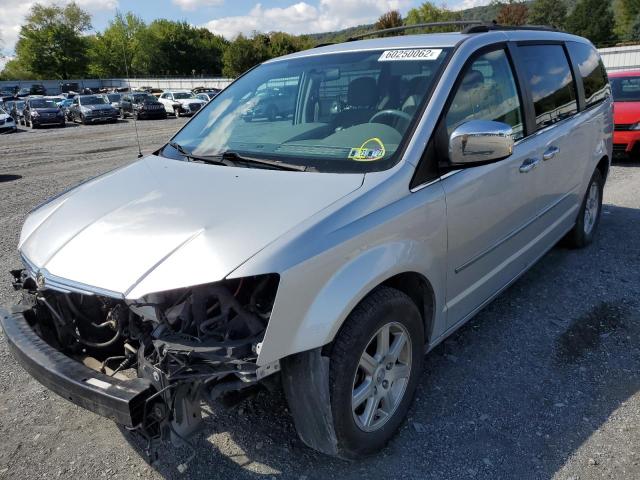 2A4RR5D10AR328758 - 2010 CHRYSLER TOWN & COU SILVER photo 2