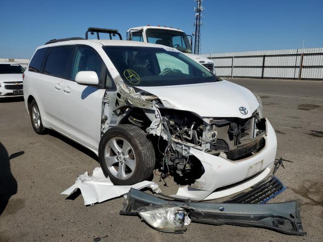 5TDKK3DC3BS135983 - 2011 TOYOTA SIENNA LE WHITE photo 1