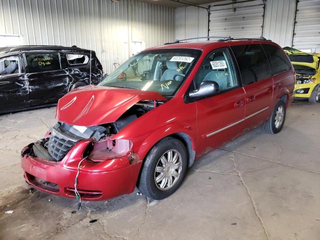 2A4GP54L76R655924 - 2006 CHRYSLER TOWN & COU RED photo 2