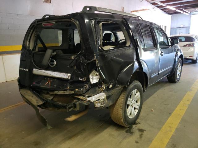 5N1AR18W15C759413 - 2005 NISSAN PATHFINDER BLACK photo 4