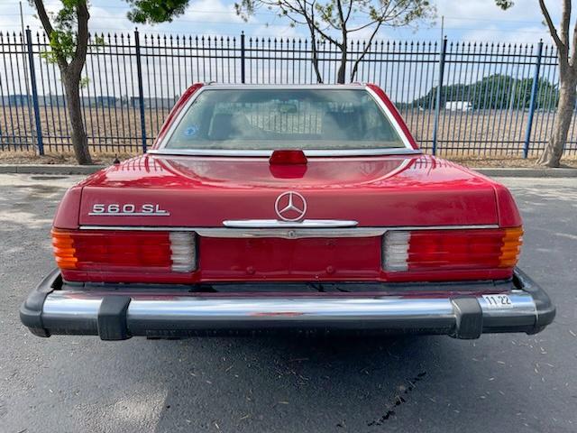 WDBBA48D9HA055510 - 1987 MERCEDES-BENZ 560 SL RED photo 4