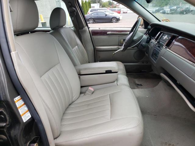 1LNHM81W54Y627725 - 2004 LINCOLN TOWN CAR E GRAY photo 5