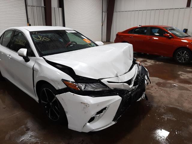 4T1B61HK9JU082738 - 2018 TOYOTA CAMRY XSE WHITE photo 9