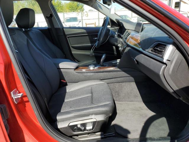 WBA8A3C59JA067357 - 2018 BMW 320 XI RED photo 5