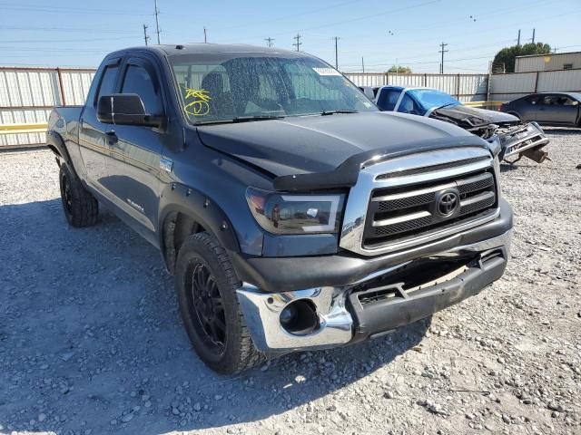 5TFUW5F10AX098047 - 2010 TOYOTA TUNDRA DOU GRAY photo 1