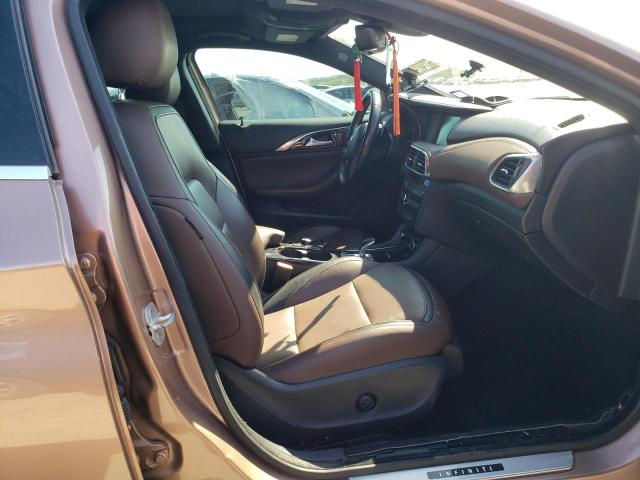 SJKCH5CR6HA024318 - 2017 INFINITI QX30 BASE BROWN photo 5