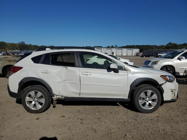 JF2GTABC4JH305184 - 2018 SUBARU CROSSTREK WHITE photo 9