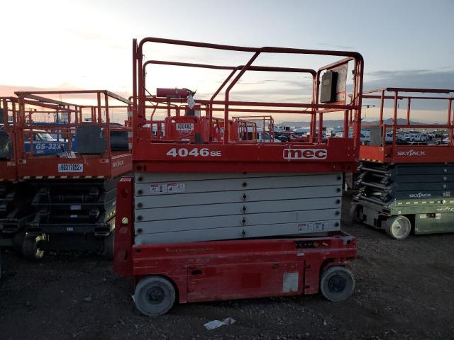 16700715 - 2019 MEC LIFT RED photo 10