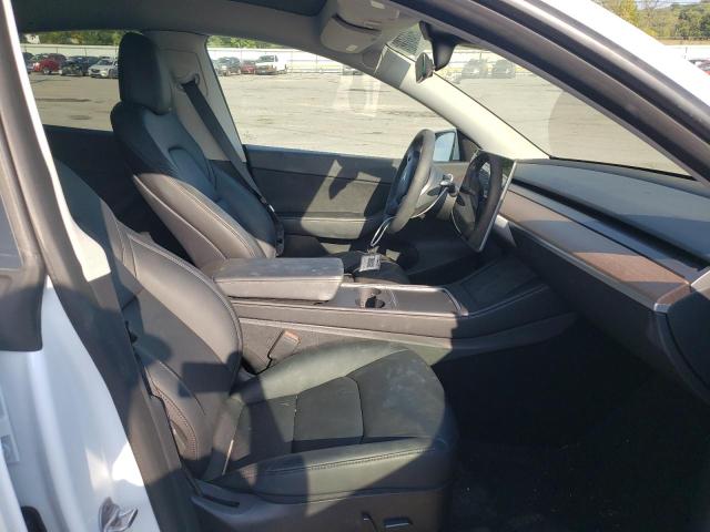 7SAYGDEE4NF385763 - 2022 TESLA MODEL Y Белый фото 5