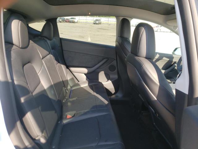 7SAYGDEE4NF385763 - 2022 TESLA MODEL Y Белый фото 6