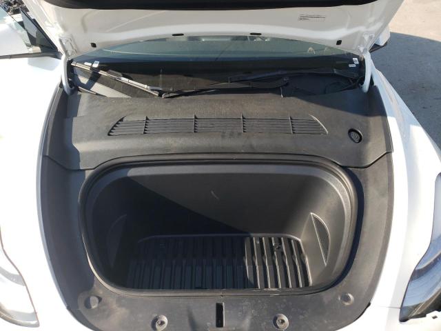 7SAYGDEE4NF385763 - 2022 TESLA MODEL Y Белый фото 7